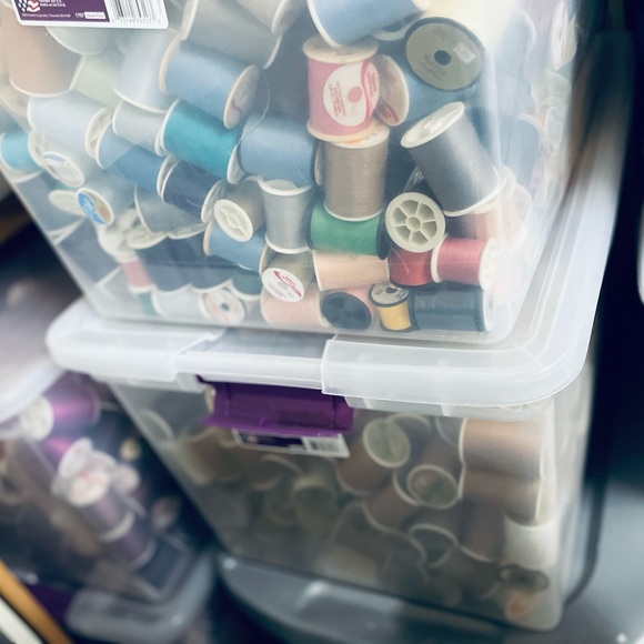 THREAD for sewing and quilting - Picture 3 of 4